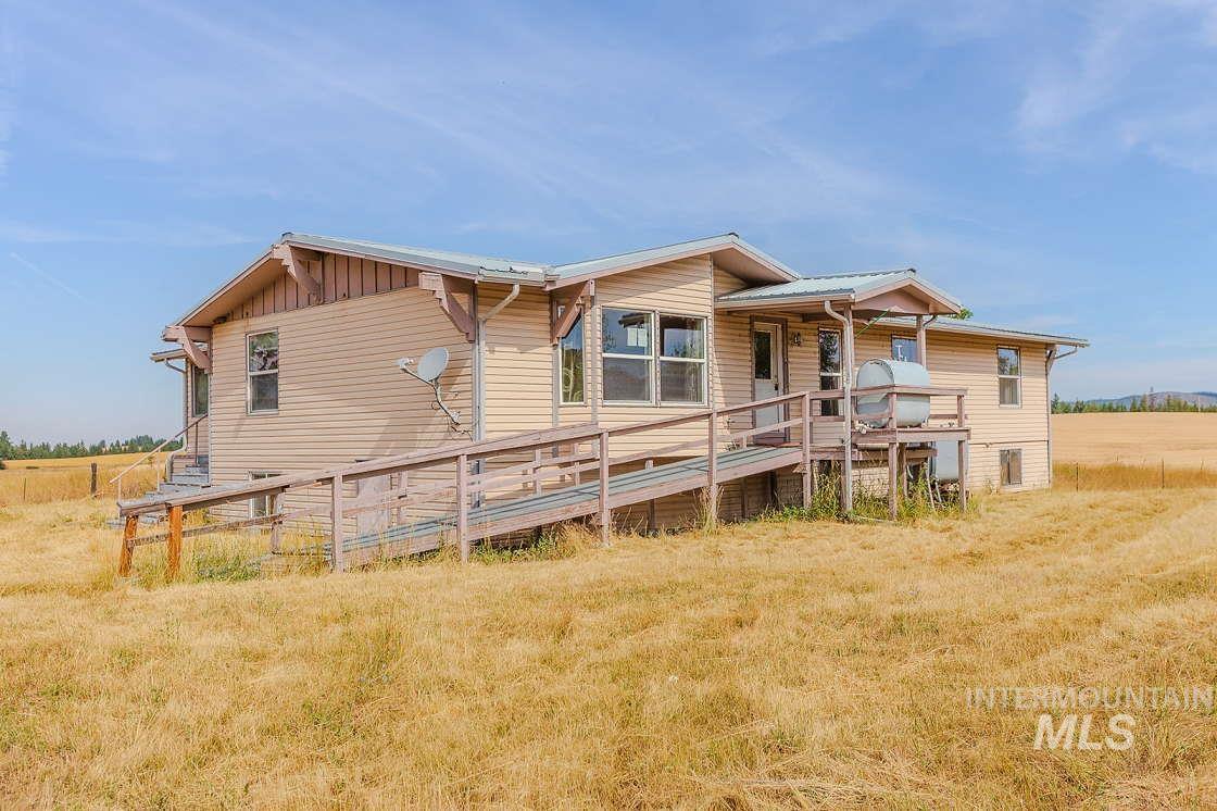 255 Three Bear Road, Kendrick, Idaho 83537, 4 Bedrooms, 3 Bathrooms, Residential For Sale, Price $296,000,MLS 98973941