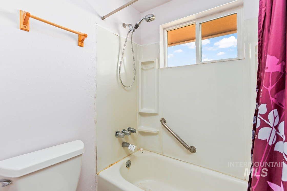 255 Three Bear Road, Kendrick, Idaho 83537, 4 Bedrooms, 3 Bathrooms, Residential For Sale, Price $296,000,MLS 98973941