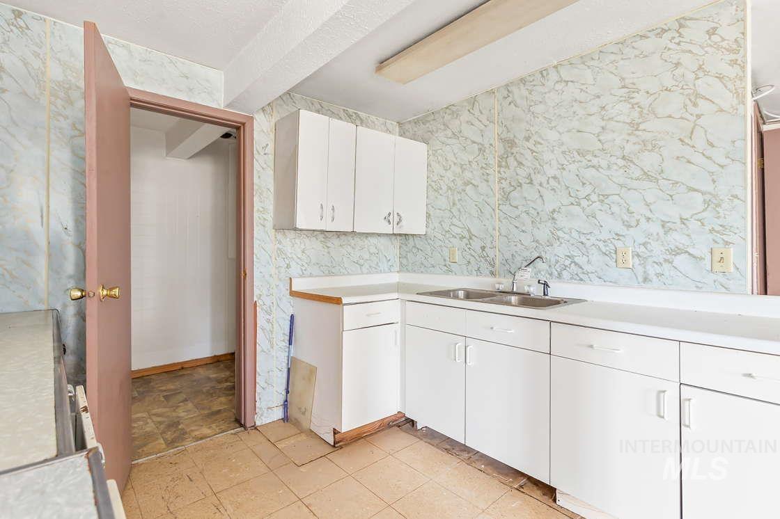 255 Three Bear Road, Kendrick, Idaho 83537, 4 Bedrooms, 3 Bathrooms, Residential For Sale, Price $296,000,MLS 98973941