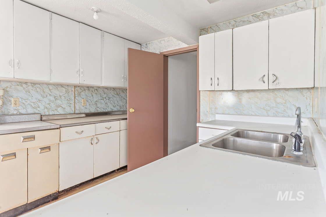 255 Three Bear Road, Kendrick, Idaho 83537, 4 Bedrooms, 3 Bathrooms, Residential For Sale, Price $296,000,MLS 98973941