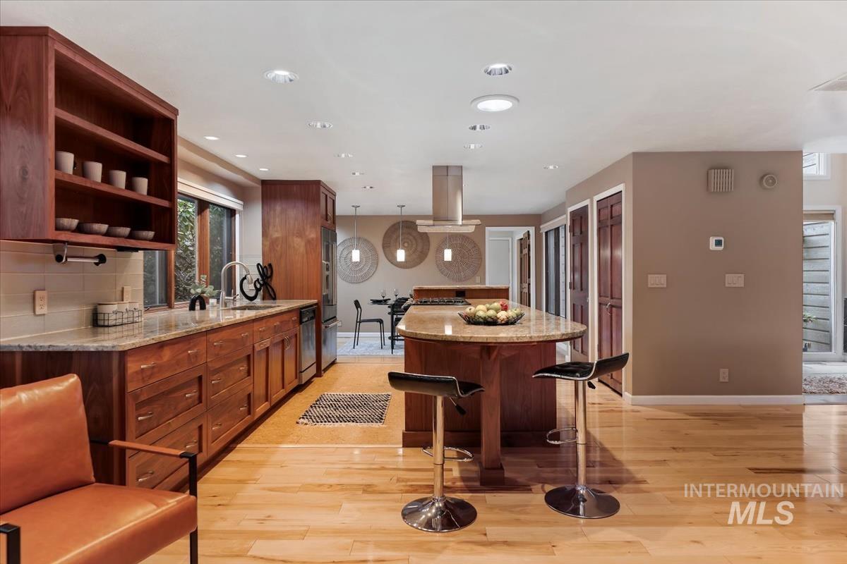 1945 S Creekside Ln, Boise, Idaho 83706, 3 Bedrooms, 2 Bathrooms, Residential For Sale, Price $1,050,000,MLS 98973942