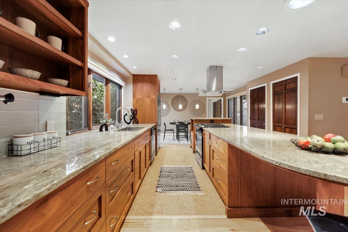 1945 S Creekside Ln, Boise, Idaho 83706, 3 Bedrooms, 2 Bathrooms, Residential For Sale, Price $1,050,000,MLS 98973942