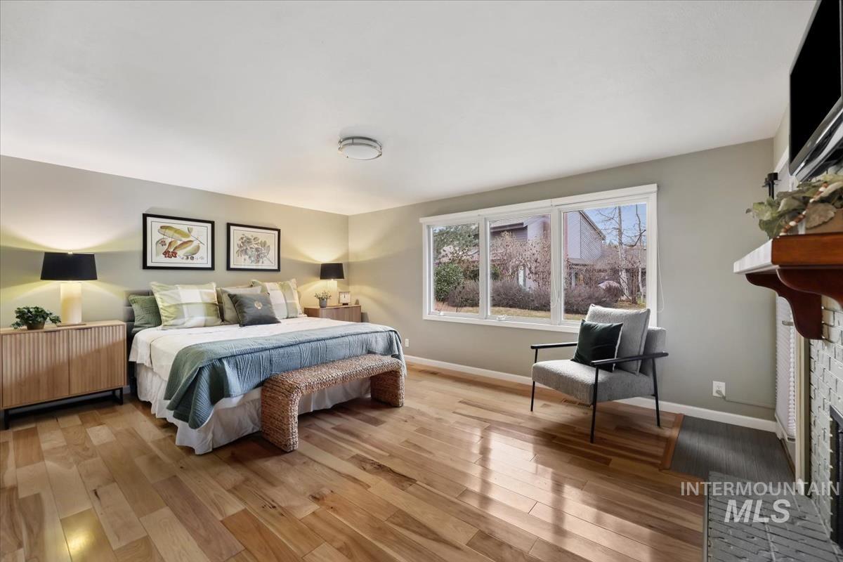 1945 S Creekside Ln, Boise, Idaho 83706, 3 Bedrooms, 2 Bathrooms, Residential For Sale, Price $1,050,000,MLS 98973942