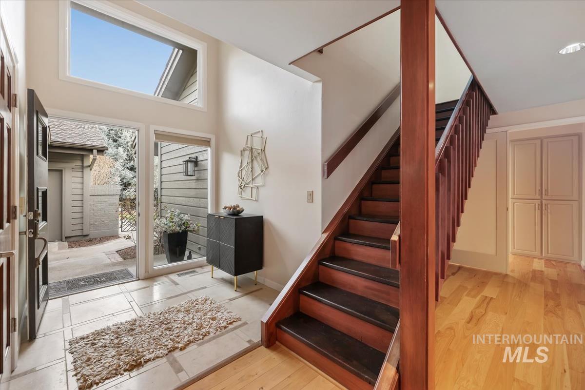 1945 S Creekside Ln, Boise, Idaho 83706, 3 Bedrooms, 2 Bathrooms, Residential For Sale, Price $1,050,000,MLS 98973942