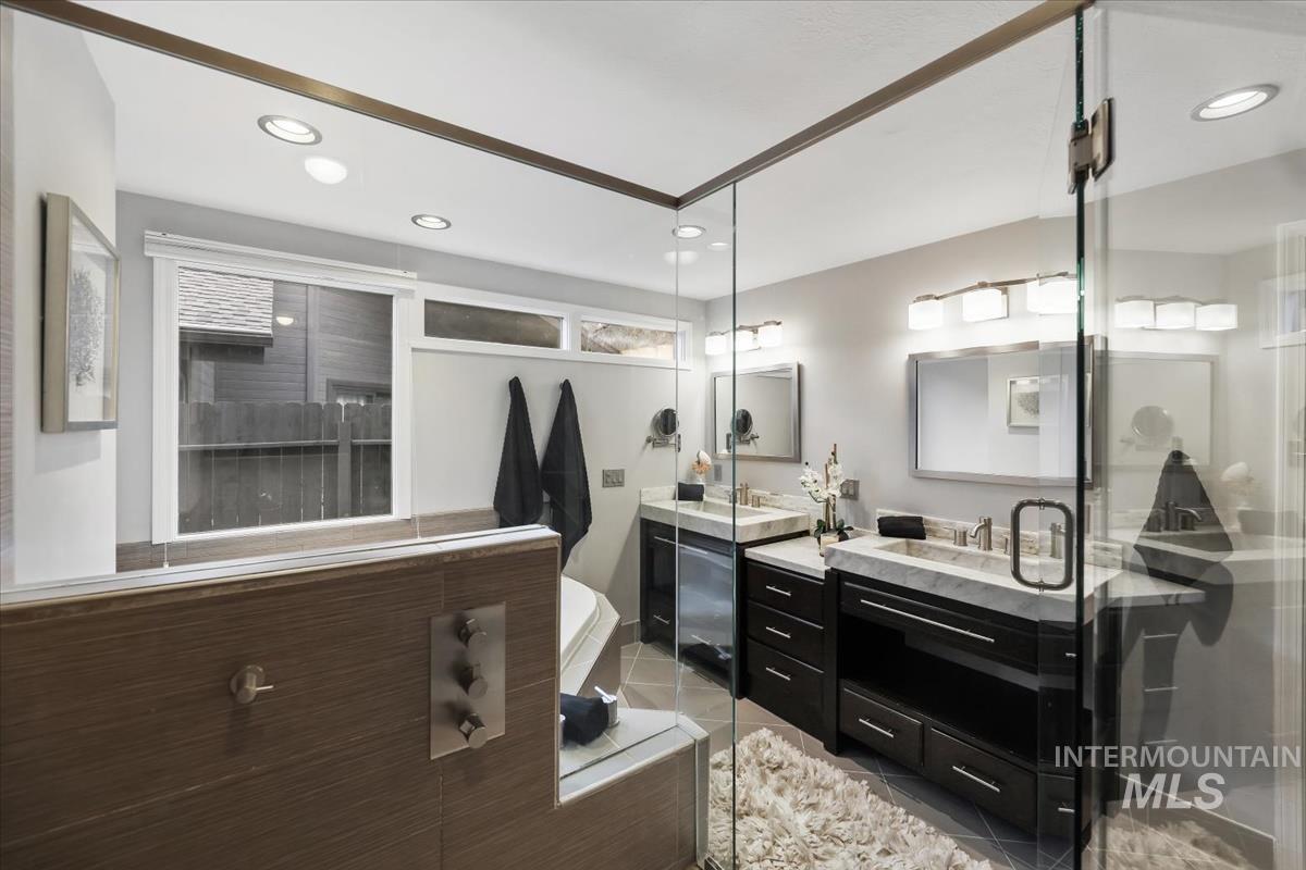 1945 S Creekside Ln, Boise, Idaho 83706, 3 Bedrooms, 2 Bathrooms, Residential For Sale, Price $1,050,000,MLS 98973942