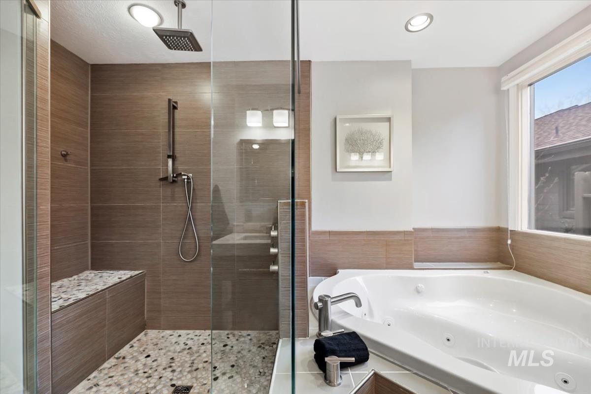 1945 S Creekside Ln, Boise, Idaho 83706, 3 Bedrooms, 2 Bathrooms, Residential For Sale, Price $1,050,000,MLS 98973942