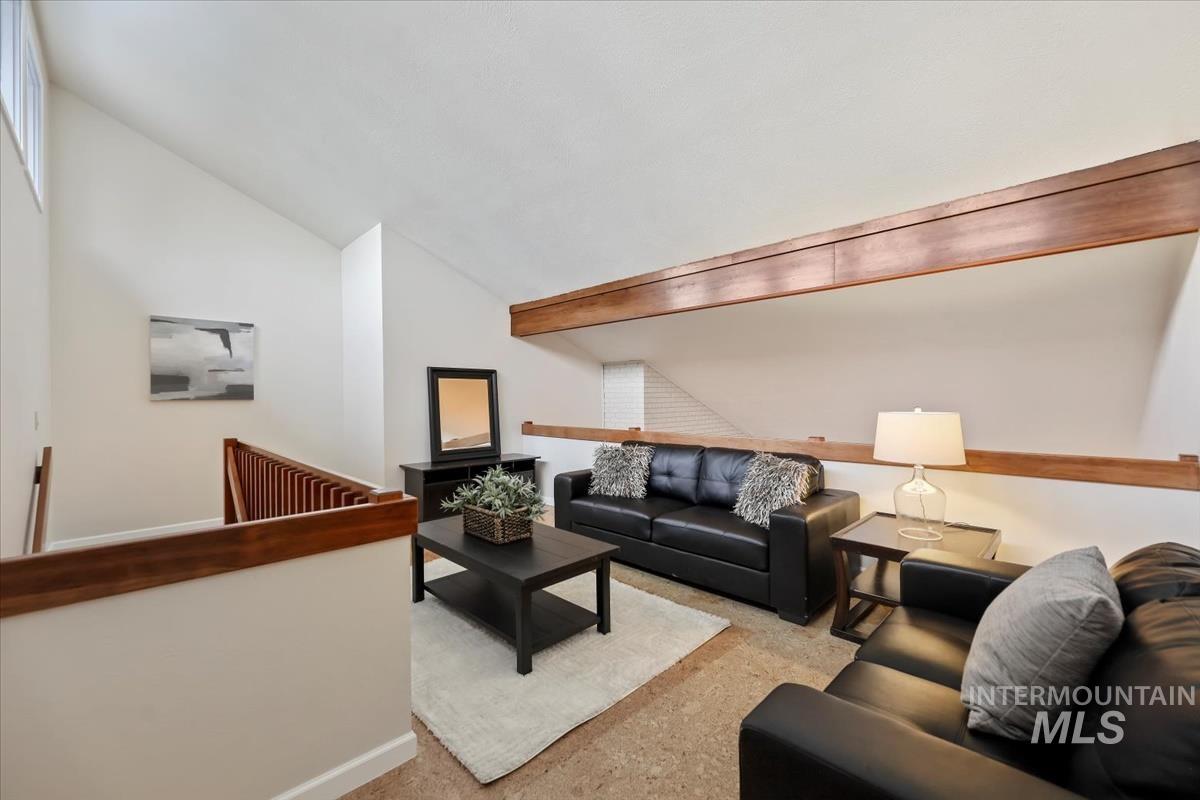 1945 S Creekside Ln, Boise, Idaho 83706, 3 Bedrooms, 2 Bathrooms, Residential For Sale, Price $1,050,000,MLS 98973942