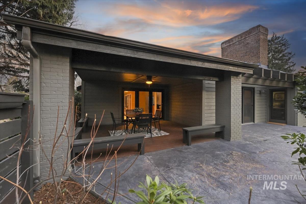 1945 S Creekside Ln, Boise, Idaho 83706, 3 Bedrooms, 2 Bathrooms, Residential For Sale, Price $1,050,000,MLS 98973942