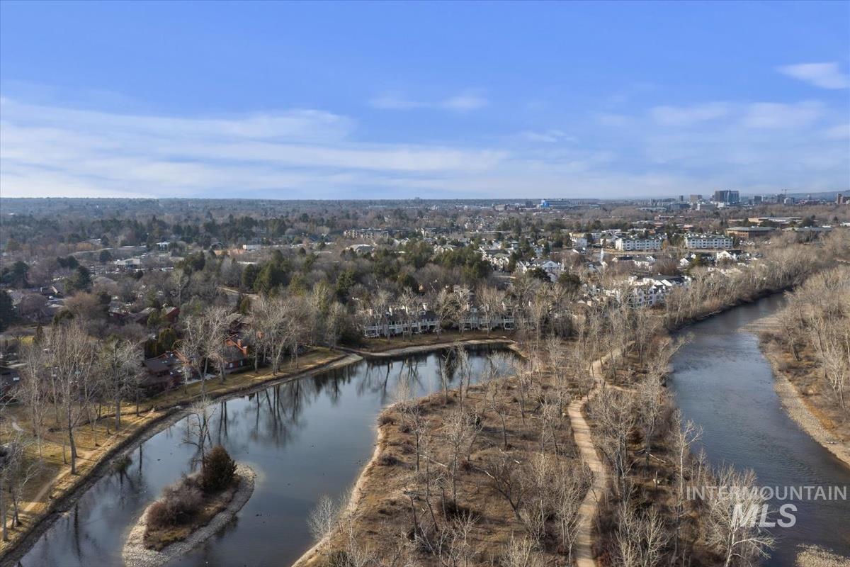 1945 S Creekside Ln, Boise, Idaho 83706, 3 Bedrooms, 2 Bathrooms, Residential For Sale, Price $1,050,000,MLS 98973942