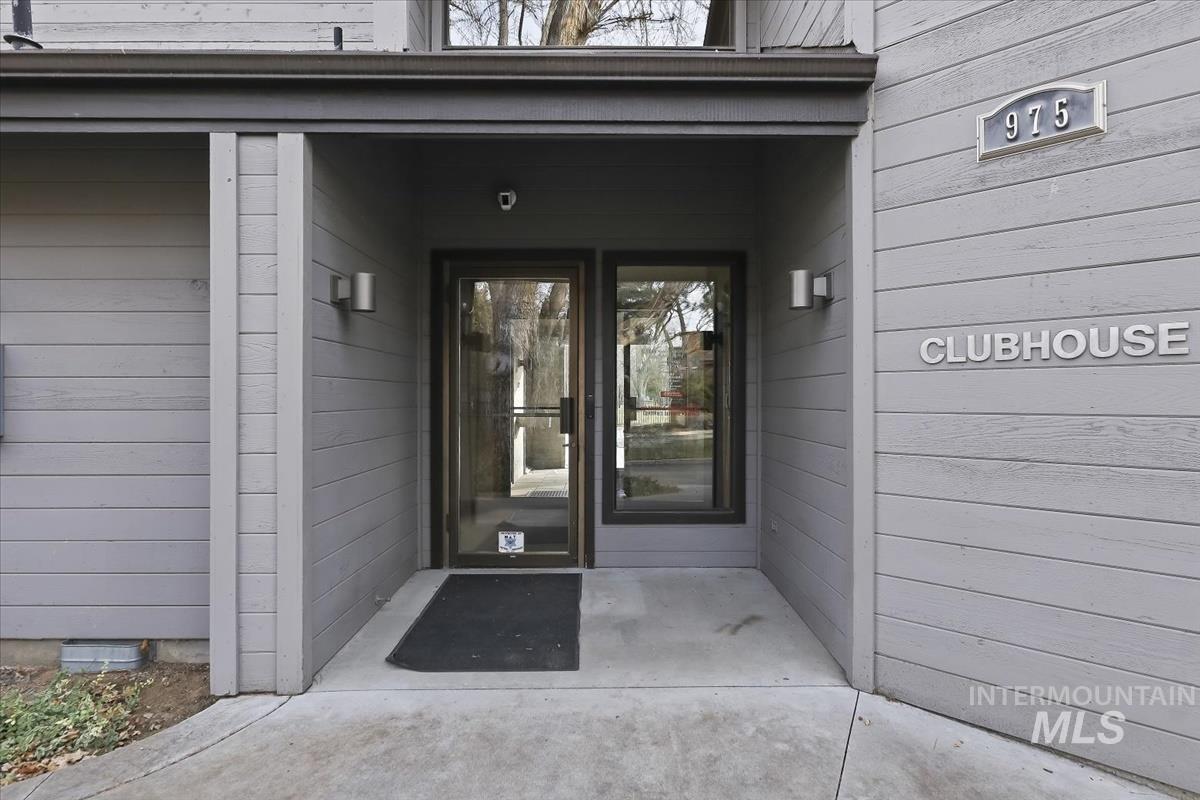 1945 S Creekside Ln, Boise, Idaho 83706, 3 Bedrooms, 2 Bathrooms, Residential For Sale, Price $1,050,000,MLS 98973942