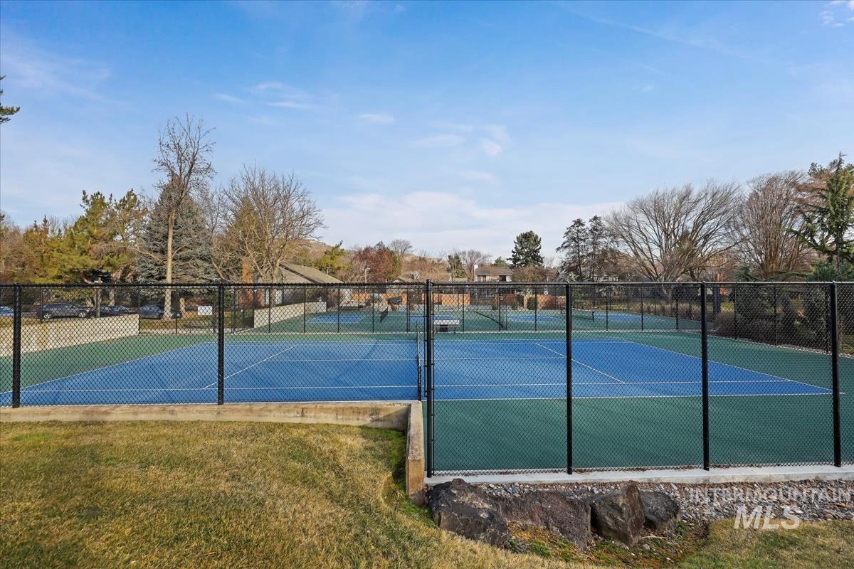 1945 S Creekside Ln, Boise, Idaho 83706, 3 Bedrooms, 2 Bathrooms, Residential For Sale, Price $1,050,000,MLS 98973942