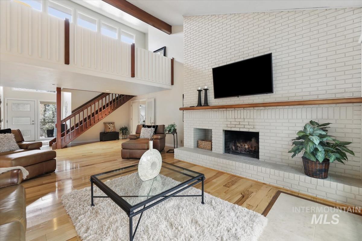 1945 S Creekside Ln, Boise, Idaho 83706, 3 Bedrooms, 2 Bathrooms, Residential For Sale, Price $1,050,000,MLS 98973942