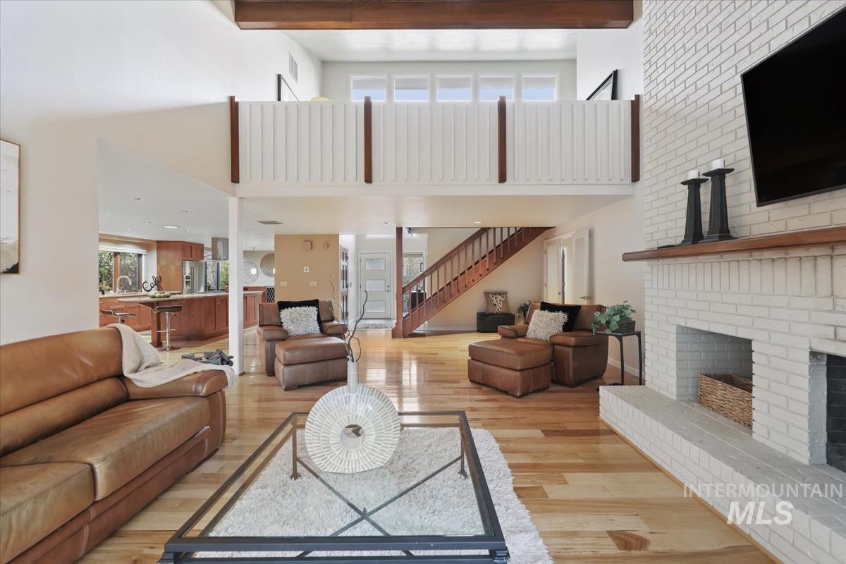 1945 S Creekside Ln, Boise, Idaho 83706, 3 Bedrooms, 2 Bathrooms, Residential For Sale, Price $1,050,000,MLS 98973942