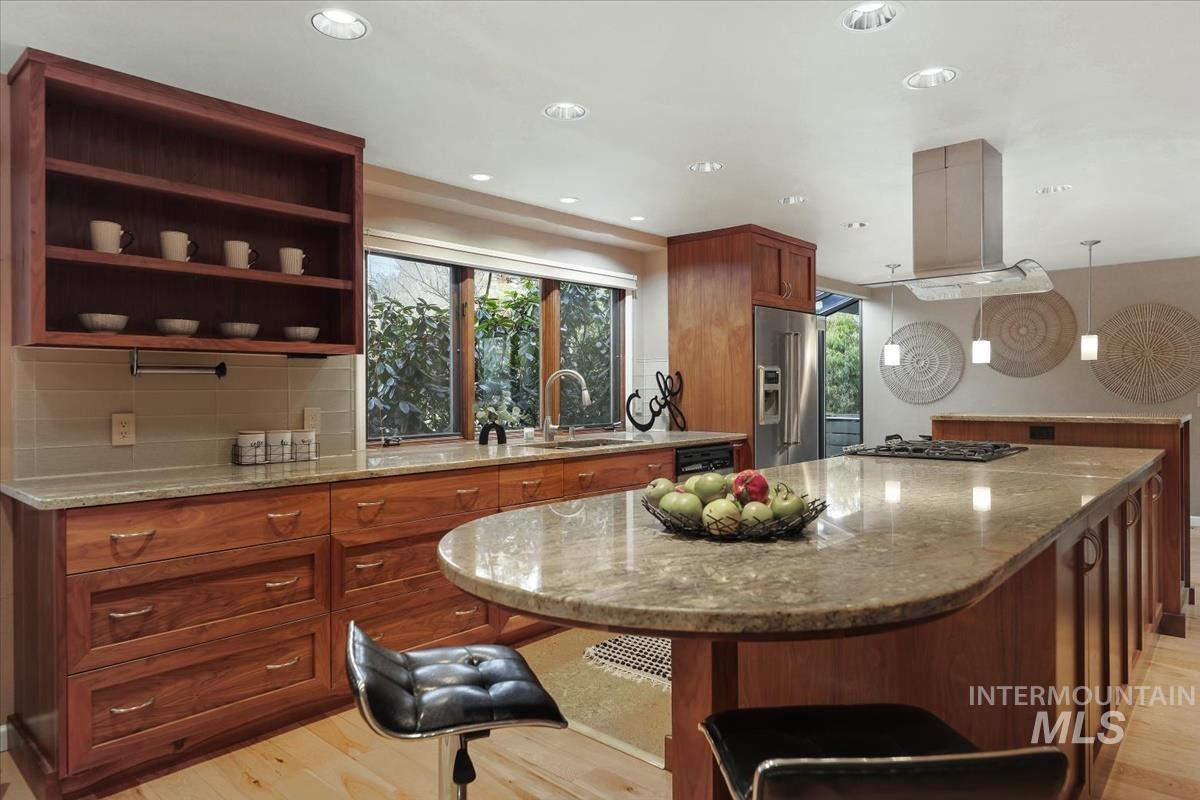 1945 S Creekside Ln, Boise, Idaho 83706, 3 Bedrooms, 2 Bathrooms, Residential For Sale, Price $1,050,000,MLS 98973942