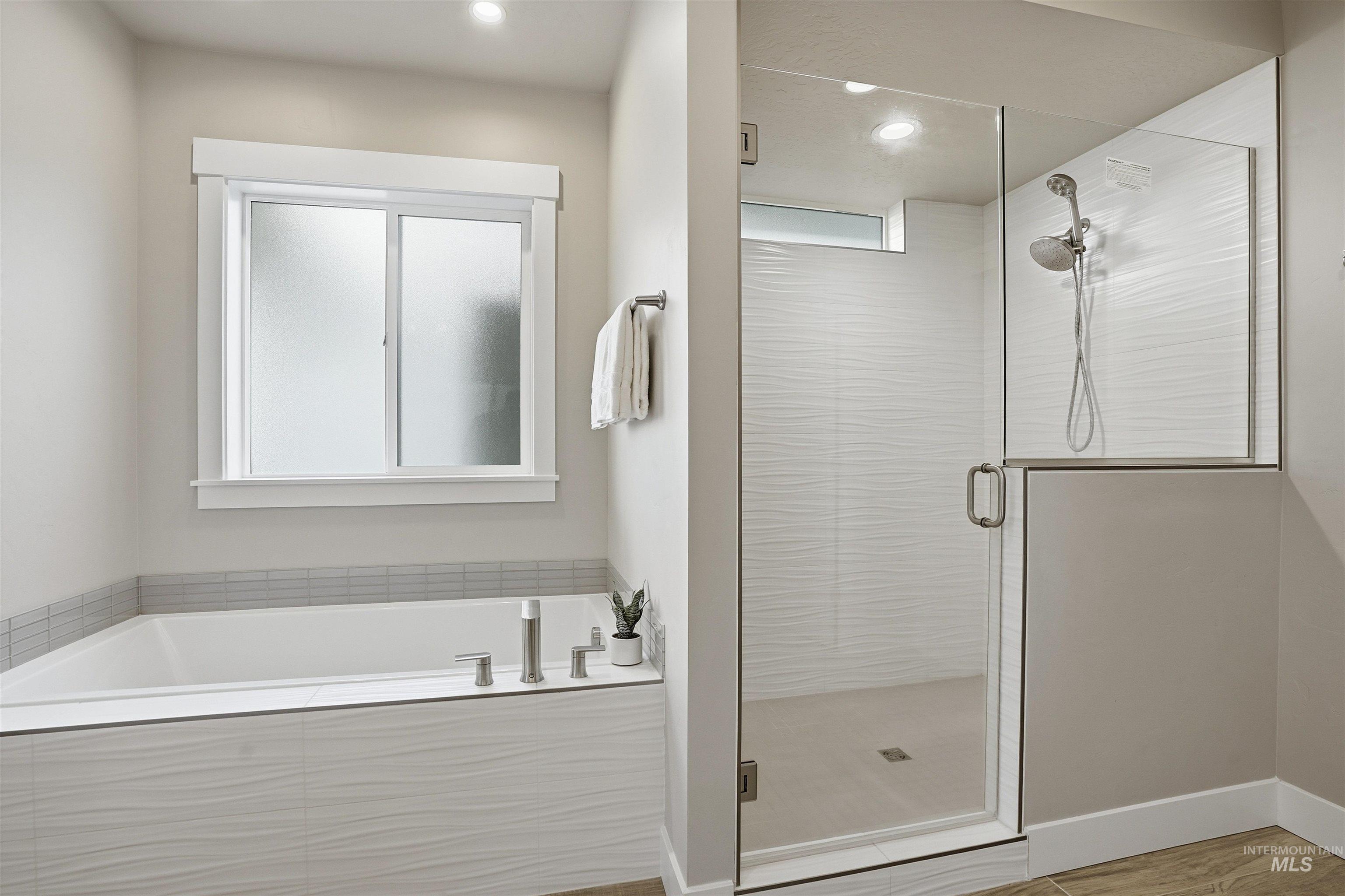 8087 Tandy Cove St, Middleton, Idaho 83644-6170, 3 Bedrooms, 2 Bathrooms, Residential For Sale, Price $549,990,MLS 98973943