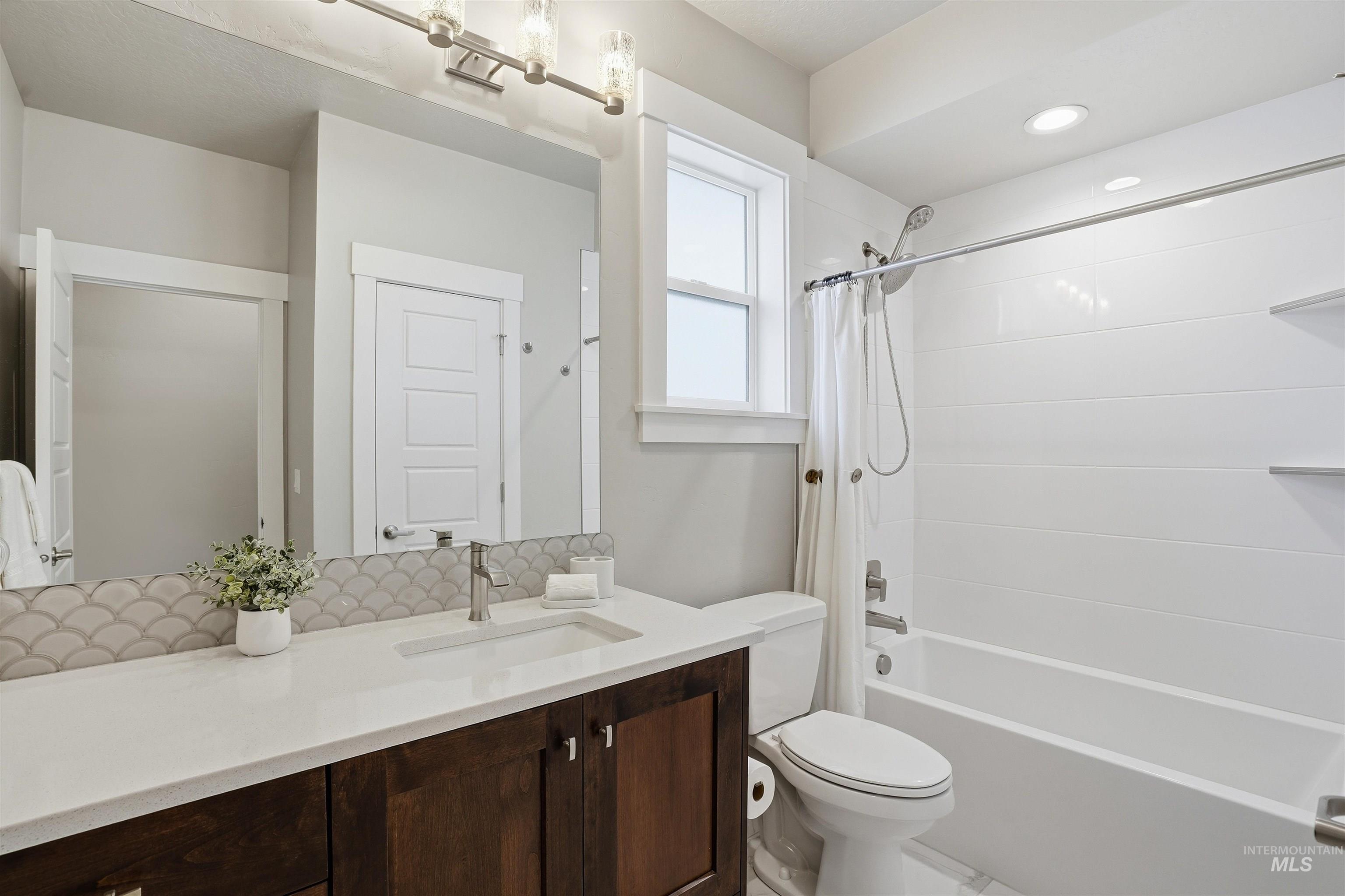 8087 Tandy Cove St, Middleton, Idaho 83644-6170, 3 Bedrooms, 2 Bathrooms, Residential For Sale, Price $549,990,MLS 98973943