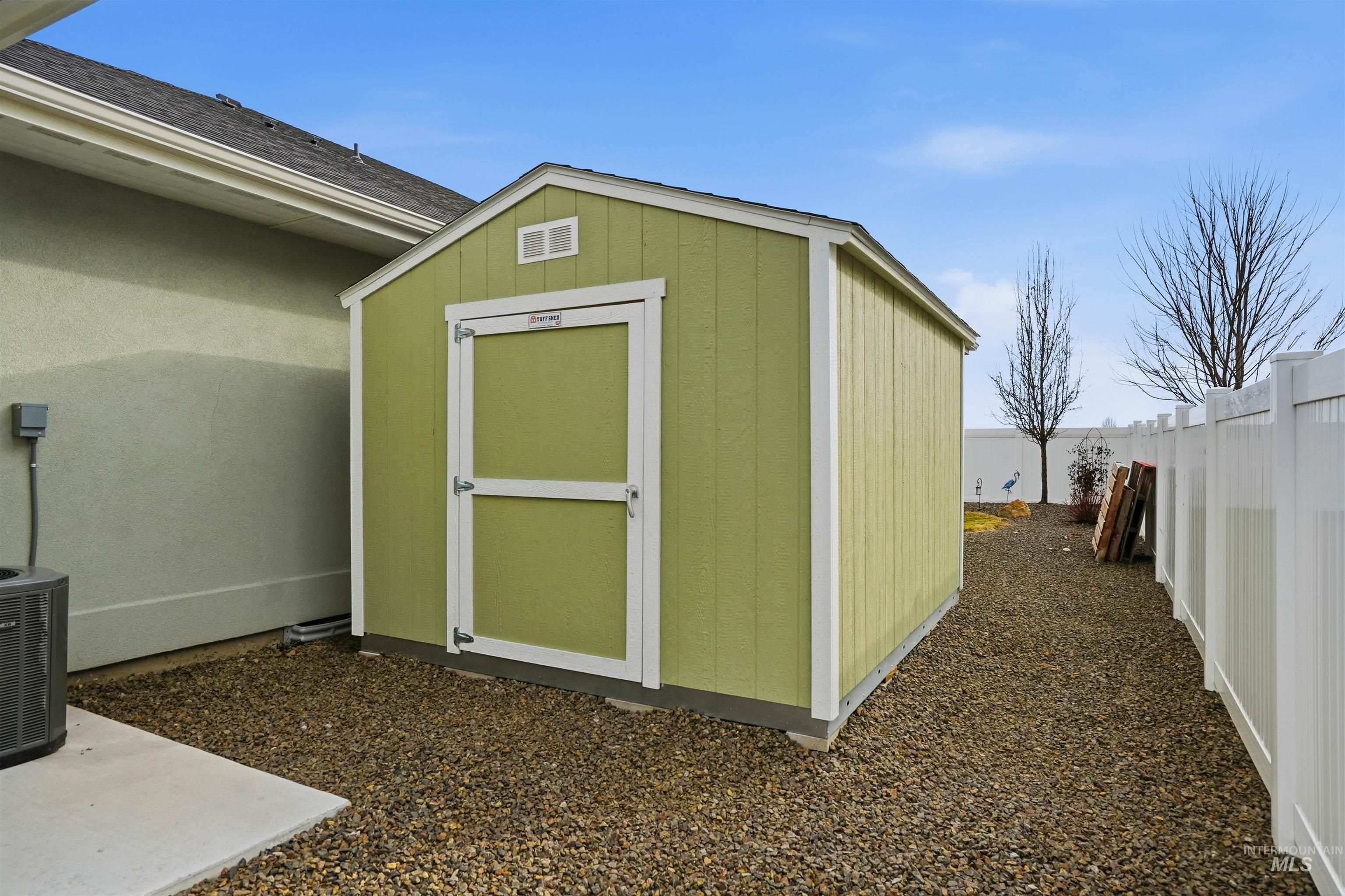 8087 Tandy Cove St, Middleton, Idaho 83644-6170, 3 Bedrooms, 2 Bathrooms, Residential For Sale, Price $549,990,MLS 98973943