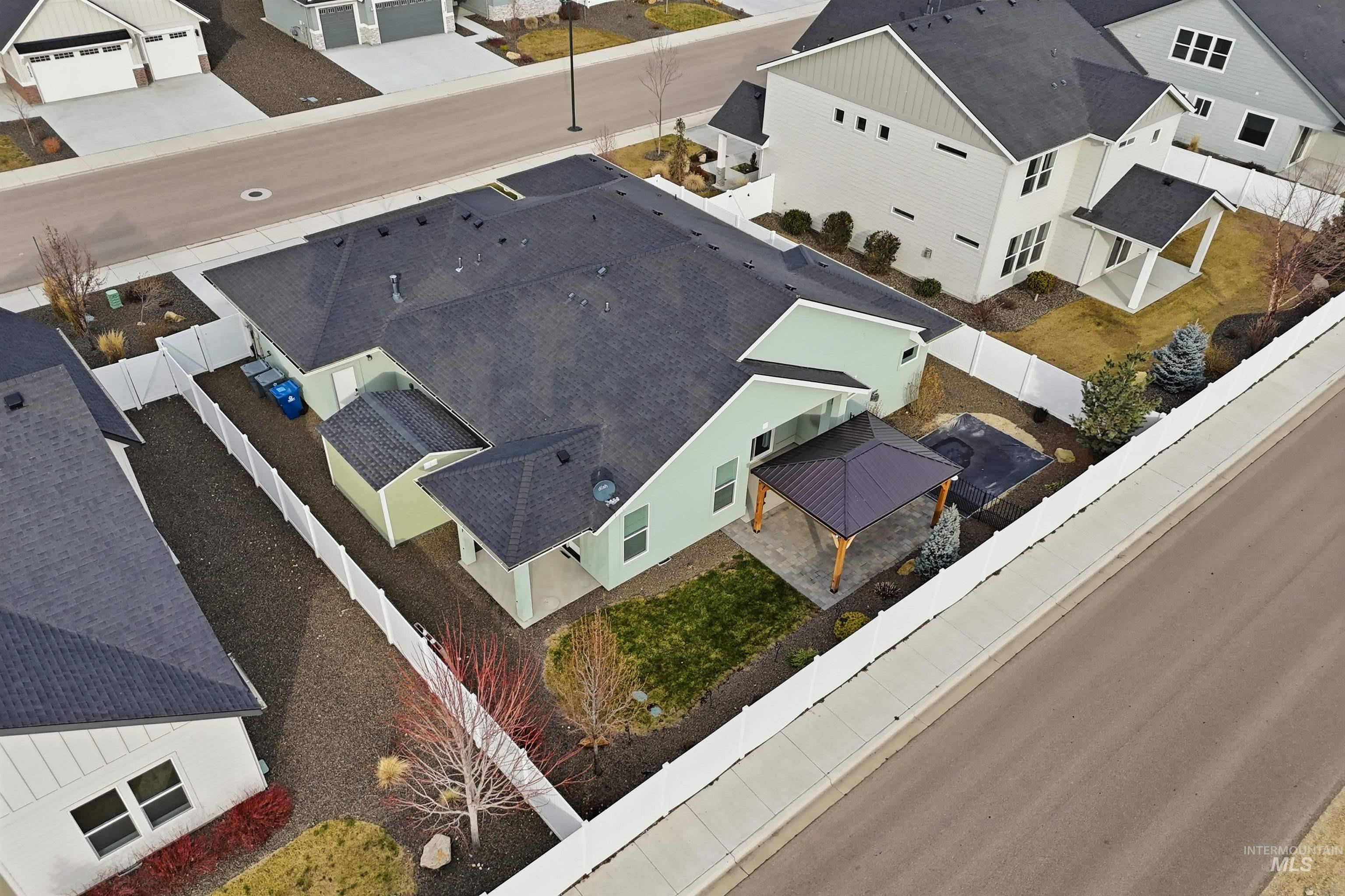 8087 Tandy Cove St, Middleton, Idaho 83644-6170, 3 Bedrooms, 2 Bathrooms, Residential For Sale, Price $549,990,MLS 98973943