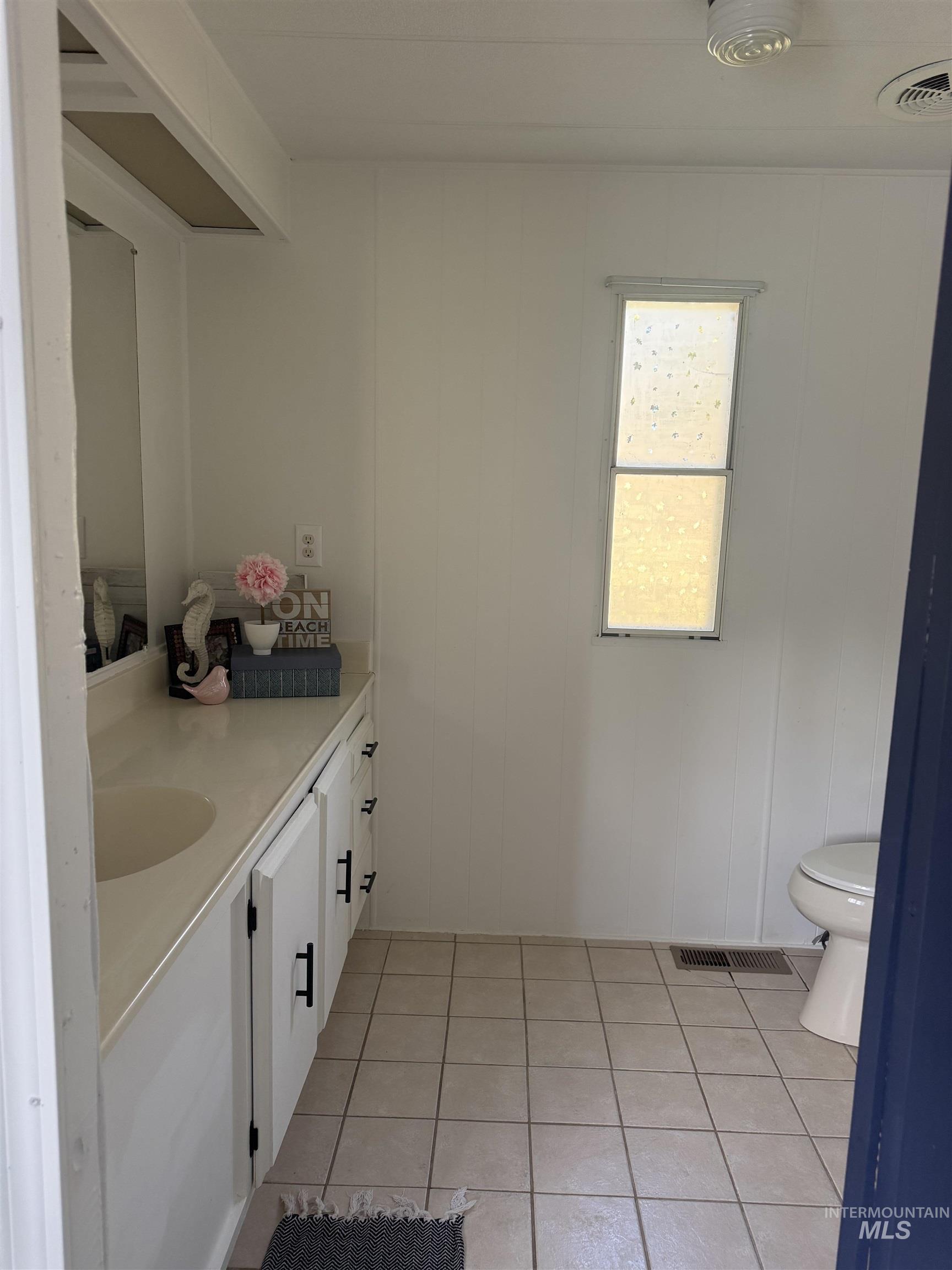 605 N Almon St #44, Moscow, Idaho 83843, 3 Bedrooms, 2 Bathrooms, Residential For Sale, Price $75,000,MLS 98973944