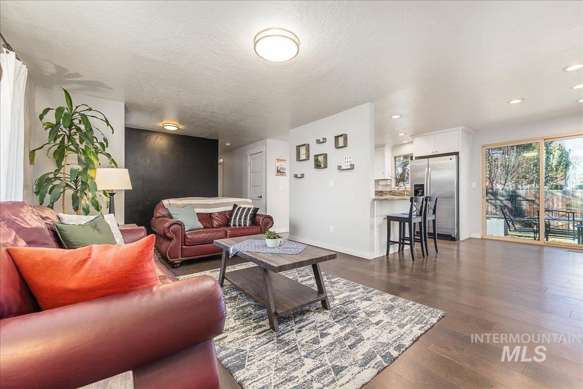 2803 S Odle Way, Boise, Idaho 83705, 3 Bedrooms, 2 Bathrooms, Residential For Sale, Price $470,000,MLS 98973945