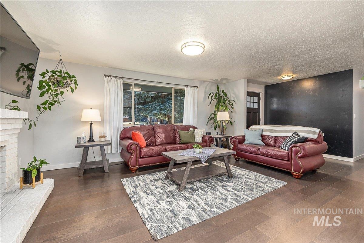 2803 S Odle Way, Boise, Idaho 83705, 3 Bedrooms, 2 Bathrooms, Residential For Sale, Price $470,000,MLS 98973945