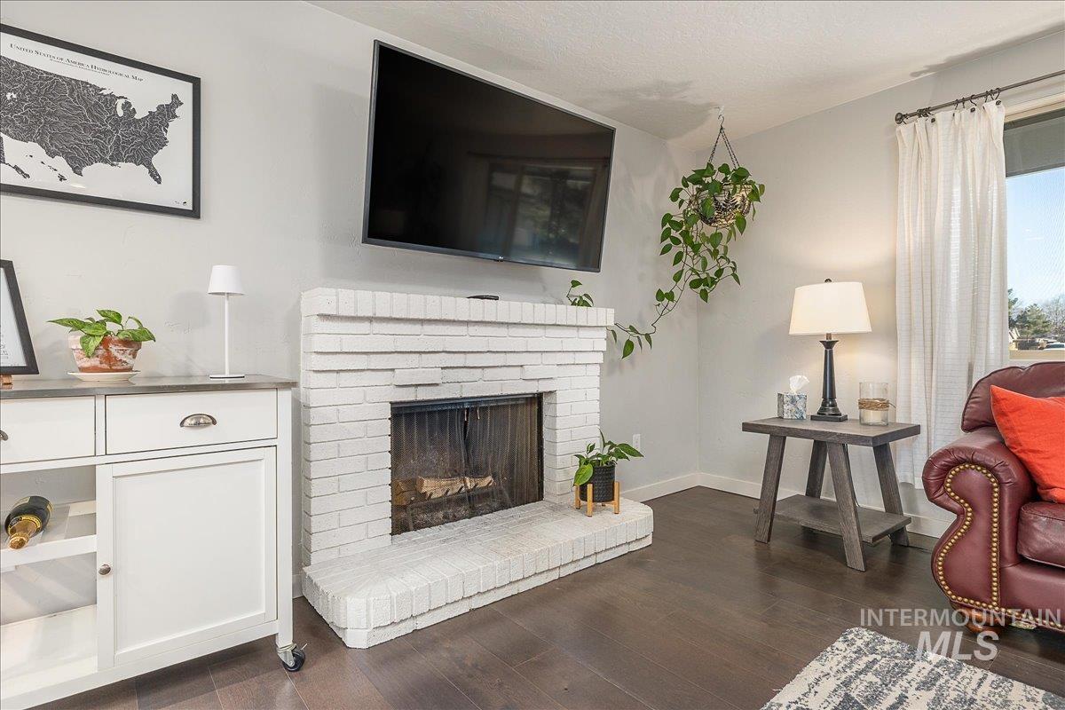 2803 S Odle Way, Boise, Idaho 83705, 3 Bedrooms, 2 Bathrooms, Residential For Sale, Price $470,000,MLS 98973945