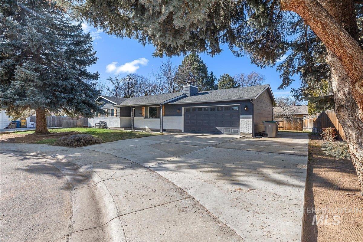 2803 S Odle Way, Boise, Idaho 83705, 3 Bedrooms, 2 Bathrooms, Residential For Sale, Price $470,000,MLS 98973945