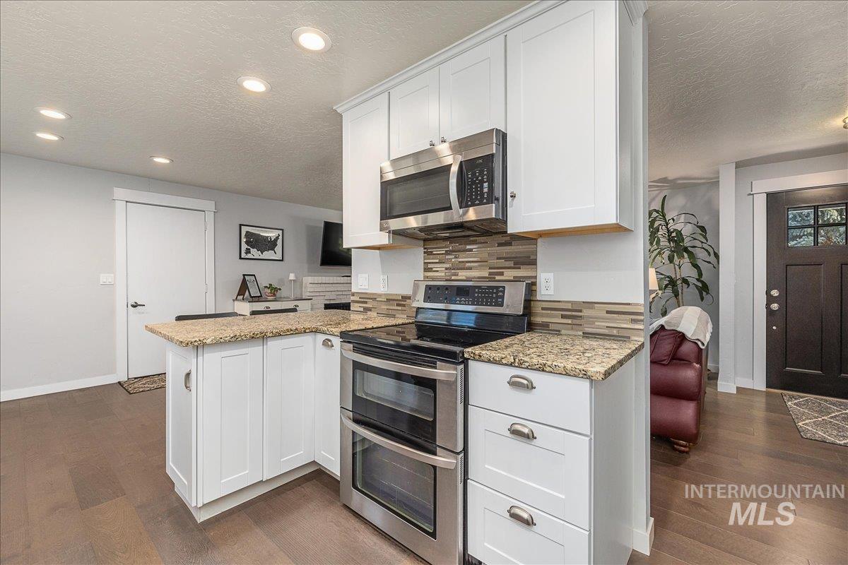 2803 S Odle Way, Boise, Idaho 83705, 3 Bedrooms, 2 Bathrooms, Residential For Sale, Price $470,000,MLS 98973945