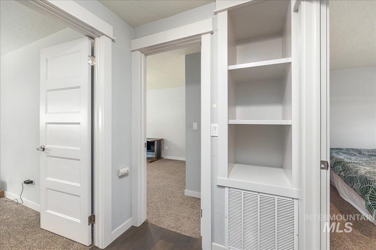 2803 S Odle Way, Boise, Idaho 83705, 3 Bedrooms, 2 Bathrooms, Residential For Sale, Price $470,000,MLS 98973945