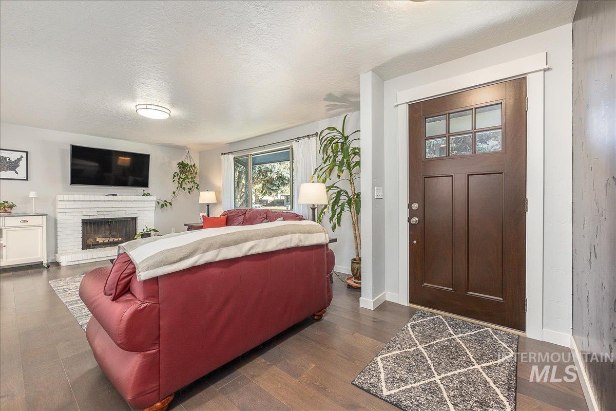 2803 S Odle Way, Boise, Idaho 83705, 3 Bedrooms, 2 Bathrooms, Residential For Sale, Price $470,000,MLS 98973945