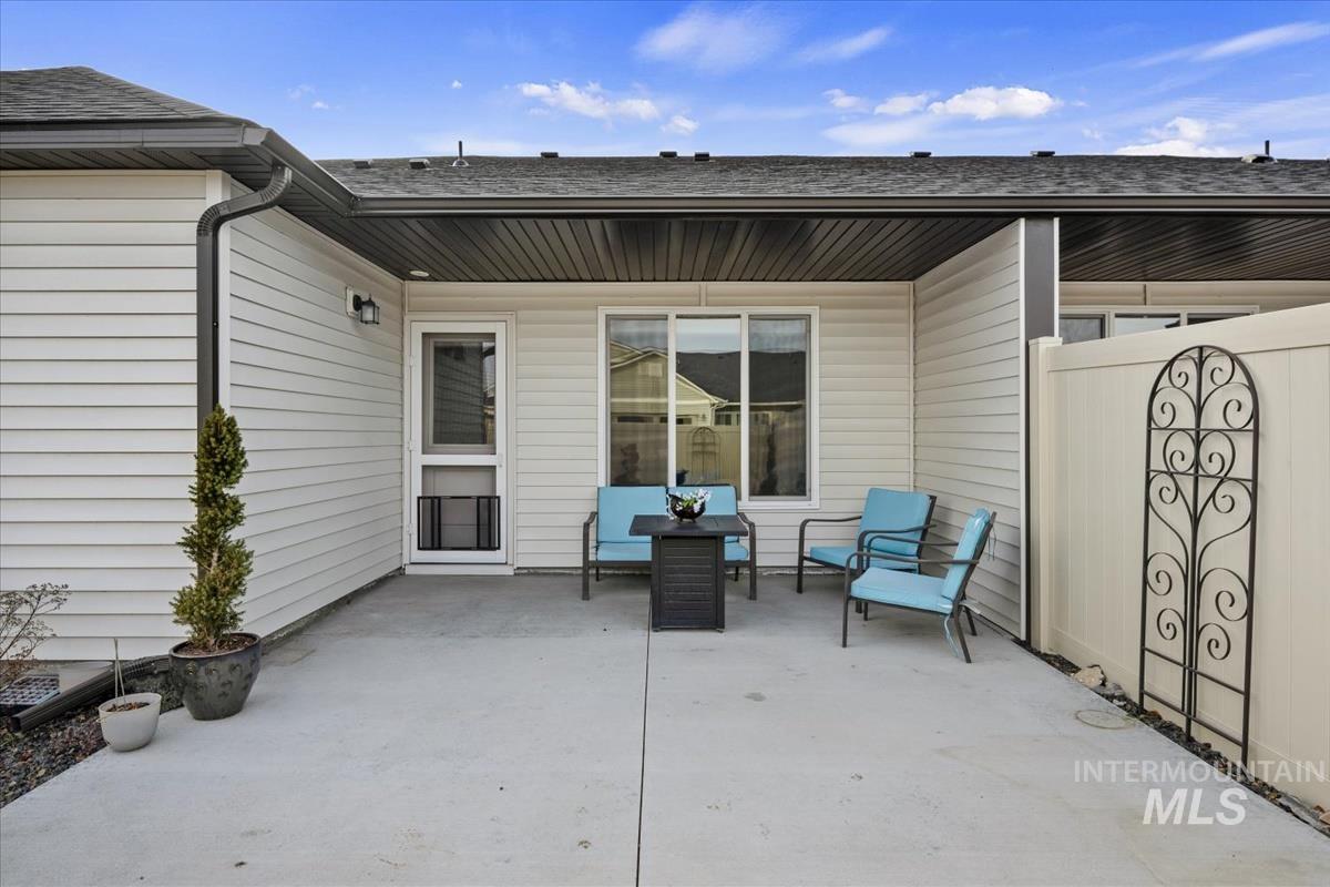 193 W Haniken St, Meridian, Idaho 83642, 2 Bedrooms, 2 Bathrooms, Residential For Sale, Price $409,990,MLS 98973946