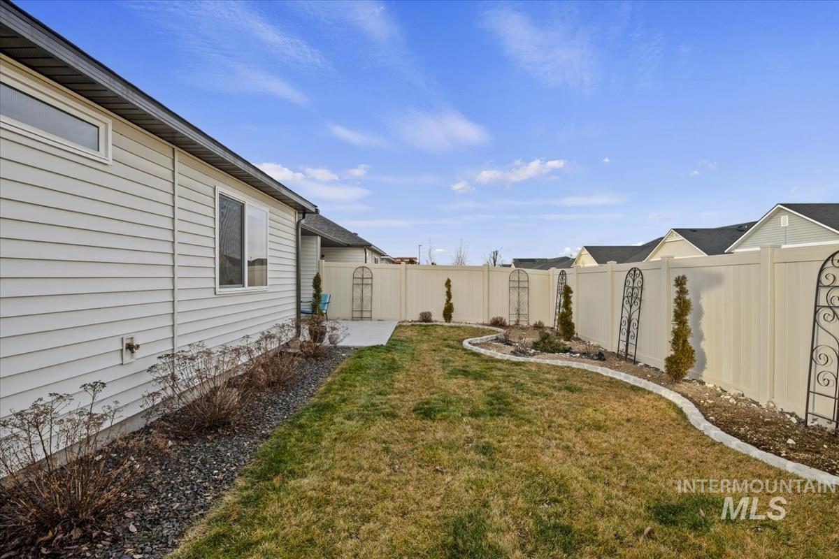 193 W Haniken St, Meridian, Idaho 83642, 2 Bedrooms, 2 Bathrooms, Residential For Sale, Price $409,990,MLS 98973946