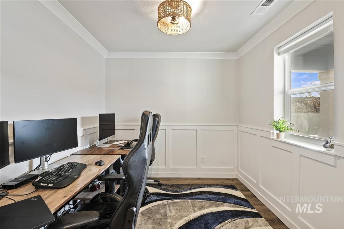 193 W Haniken St, Meridian, Idaho 83642, 2 Bedrooms, 2 Bathrooms, Residential For Sale, Price $404,990, 98973946