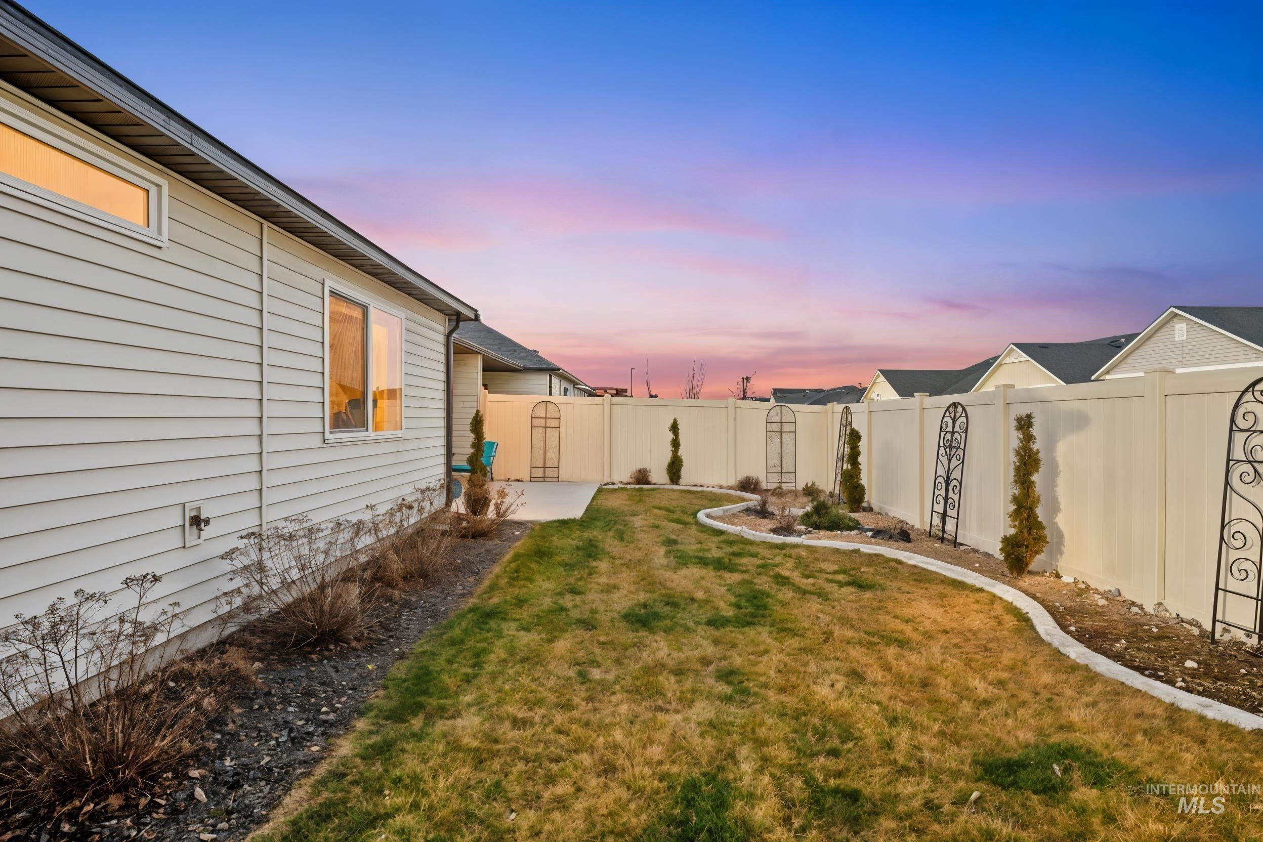 193 W Haniken St, Meridian, Idaho 83642, 2 Bedrooms, 2 Bathrooms, Residential For Sale, Price $404,990, 98973946