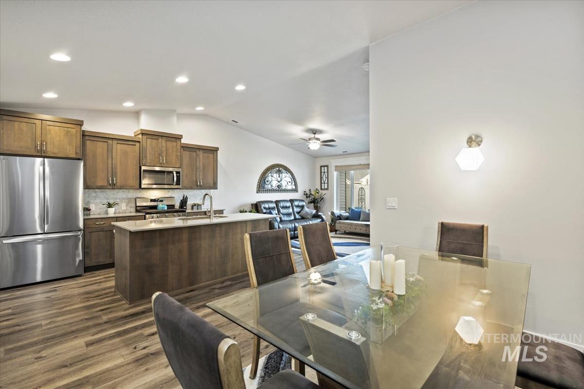 193 W Haniken St, Meridian, Idaho 83642, 2 Bedrooms, 2 Bathrooms, Residential For Sale, Price $409,990,MLS 98973946