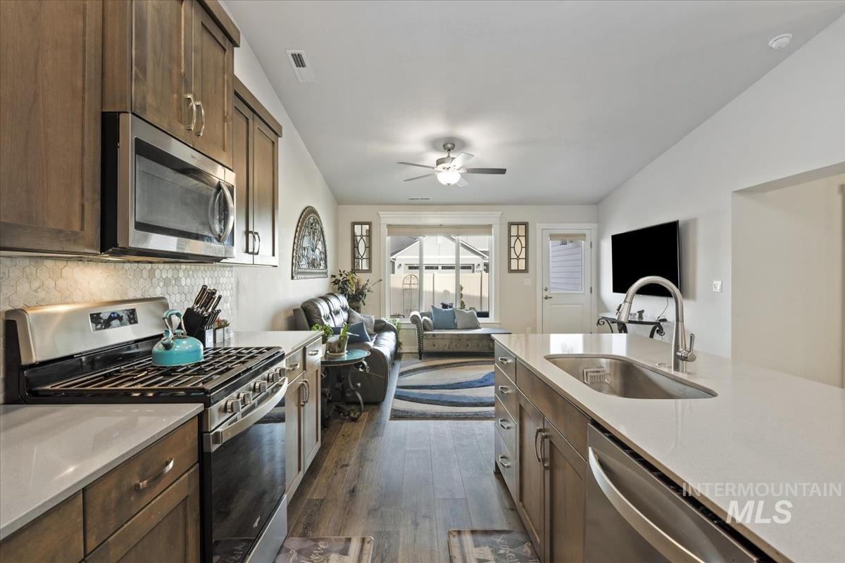 193 W Haniken St, Meridian, Idaho 83642, 2 Bedrooms, 2 Bathrooms, Residential For Sale, Price $409,990,MLS 98973946