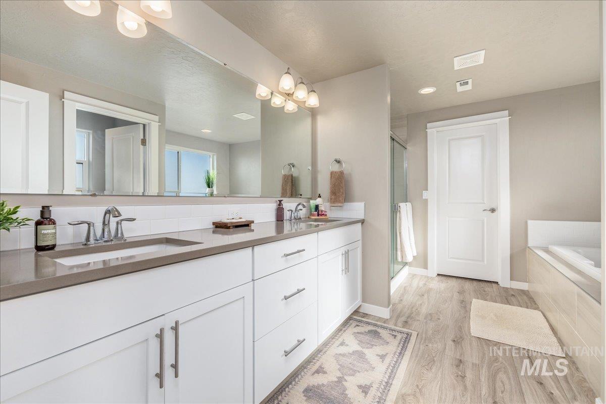 10667 W Royal Fern Ct., Star, Idaho 83669, 4 Bedrooms, 2.5 Bathrooms, Residential For Sale, Price $699,900,MLS 98973947