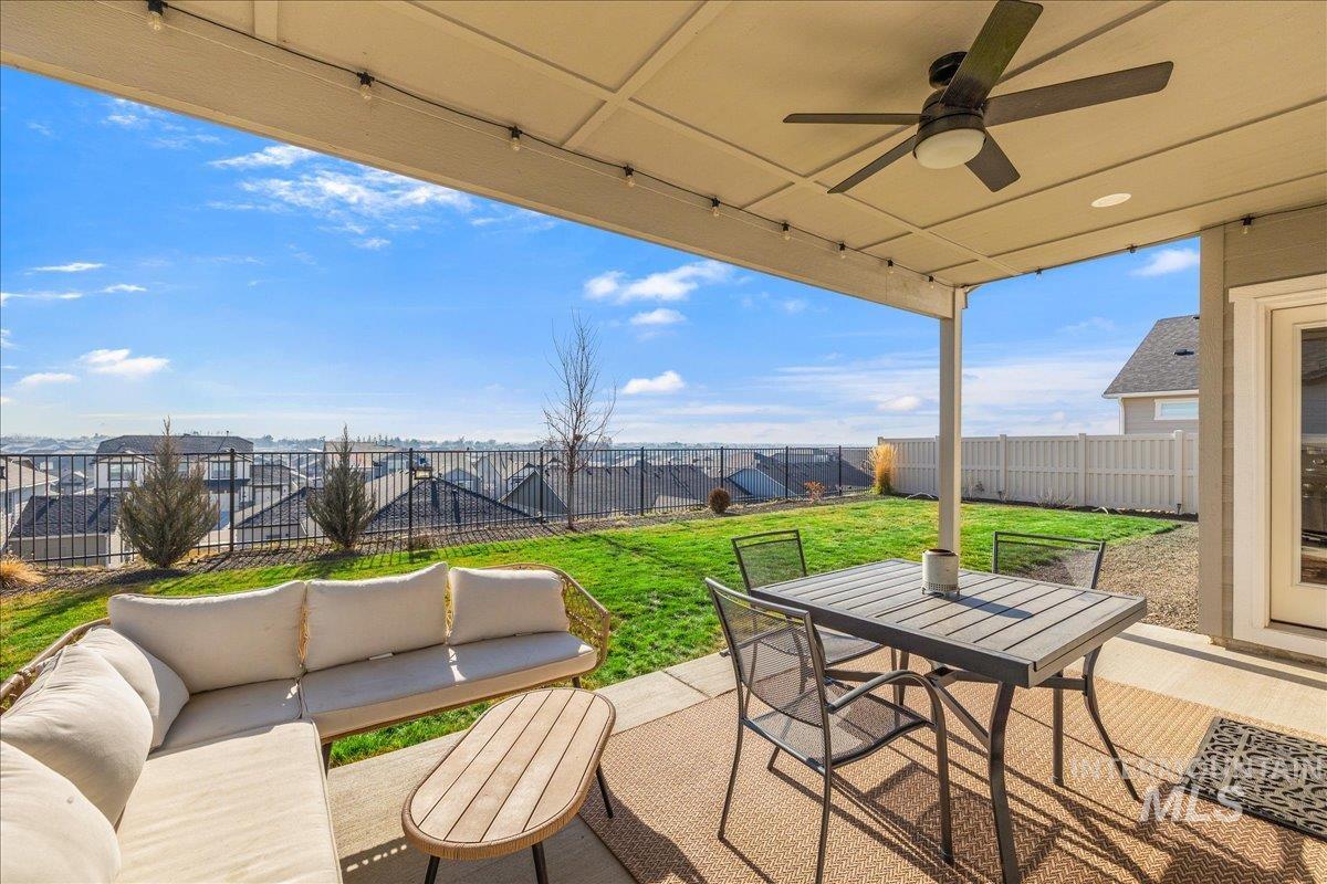 10667 W Royal Fern Ct., Star, Idaho 83669, 4 Bedrooms, 2.5 Bathrooms, Residential For Sale, Price $699,900,MLS 98973947