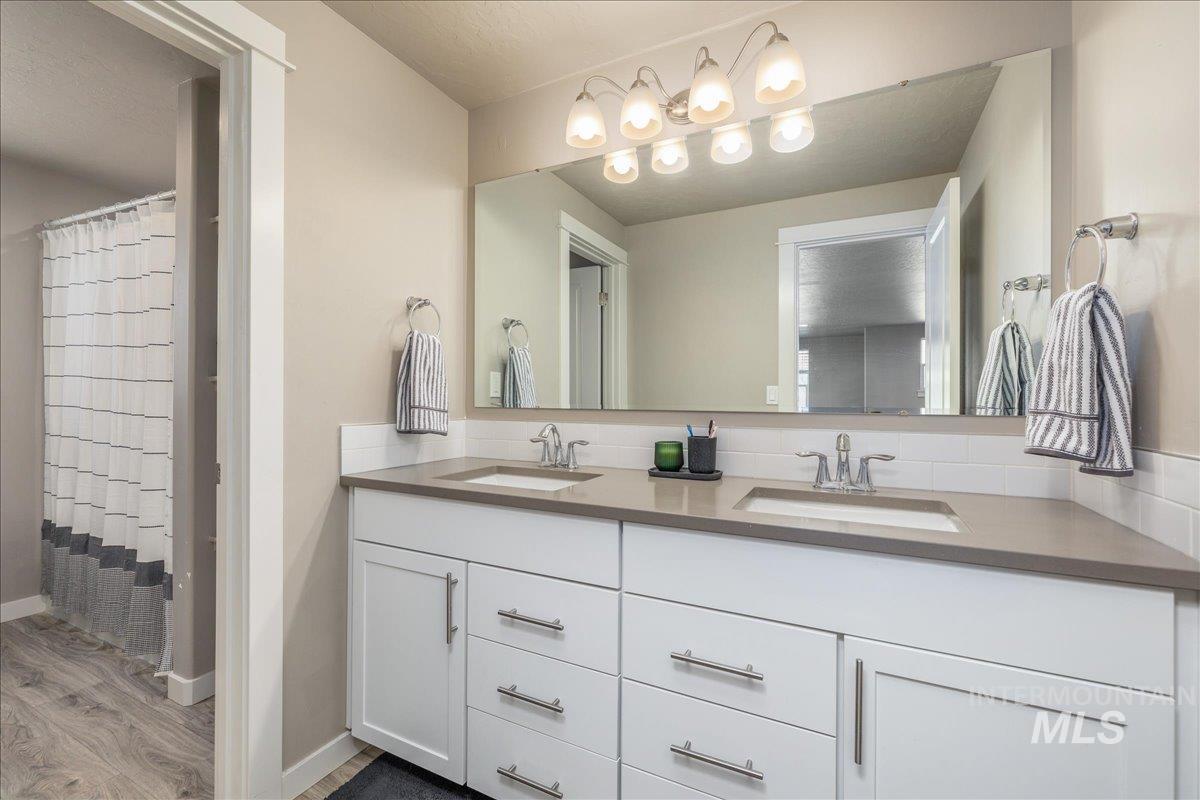 10667 W Royal Fern Ct., Star, Idaho 83669, 4 Bedrooms, 2.5 Bathrooms, Residential For Sale, Price $699,900,MLS 98973947