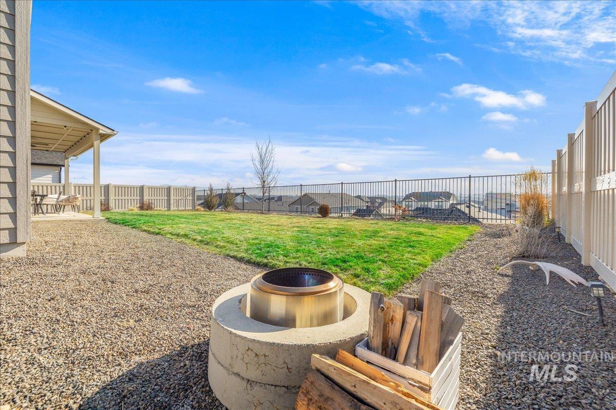 10667 W Royal Fern Ct., Star, Idaho 83669, 4 Bedrooms, 2.5 Bathrooms, Residential For Sale, Price $699,900,MLS 98973947