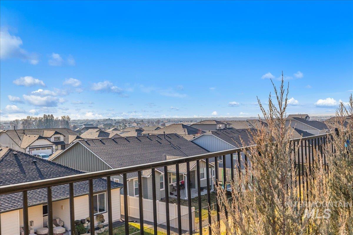 10667 W Royal Fern Ct., Star, Idaho 83669, 4 Bedrooms, 2.5 Bathrooms, Residential For Sale, Price $699,900,MLS 98973947