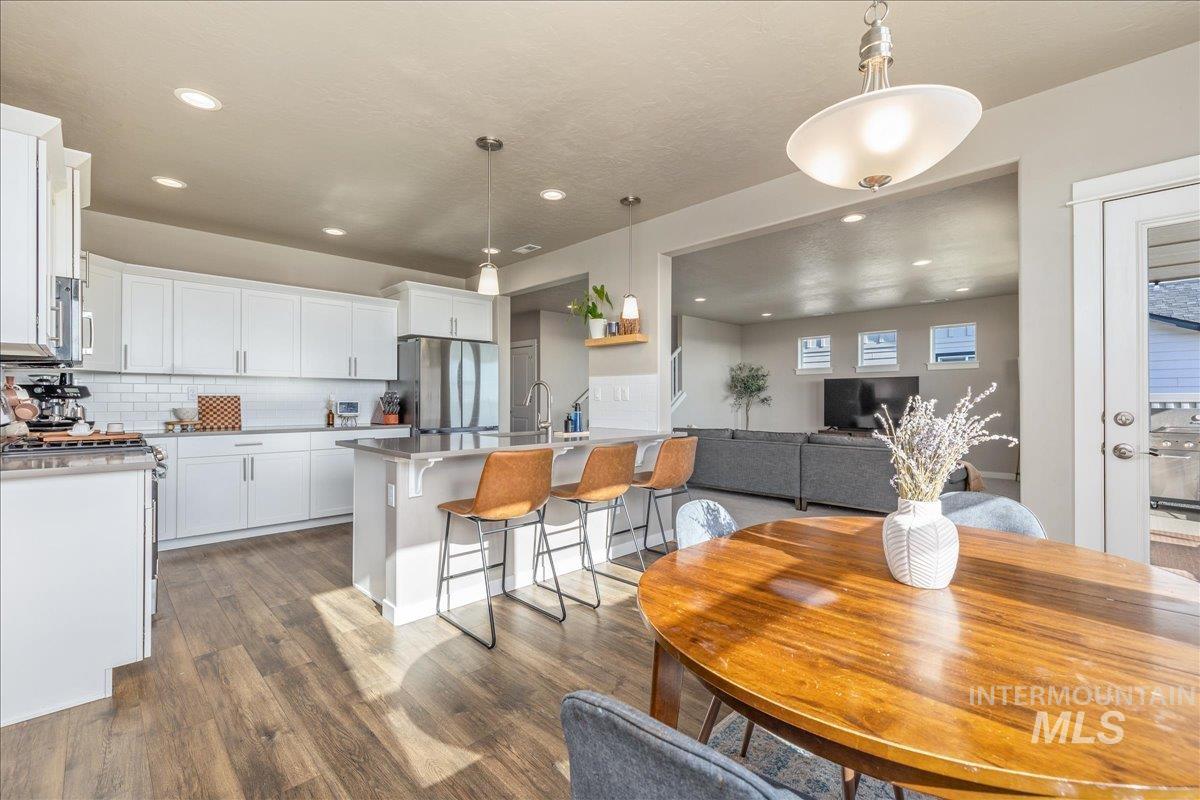 10667 W Royal Fern Ct., Star, Idaho 83669, 4 Bedrooms, 2.5 Bathrooms, Residential For Sale, Price $699,900,MLS 98973947