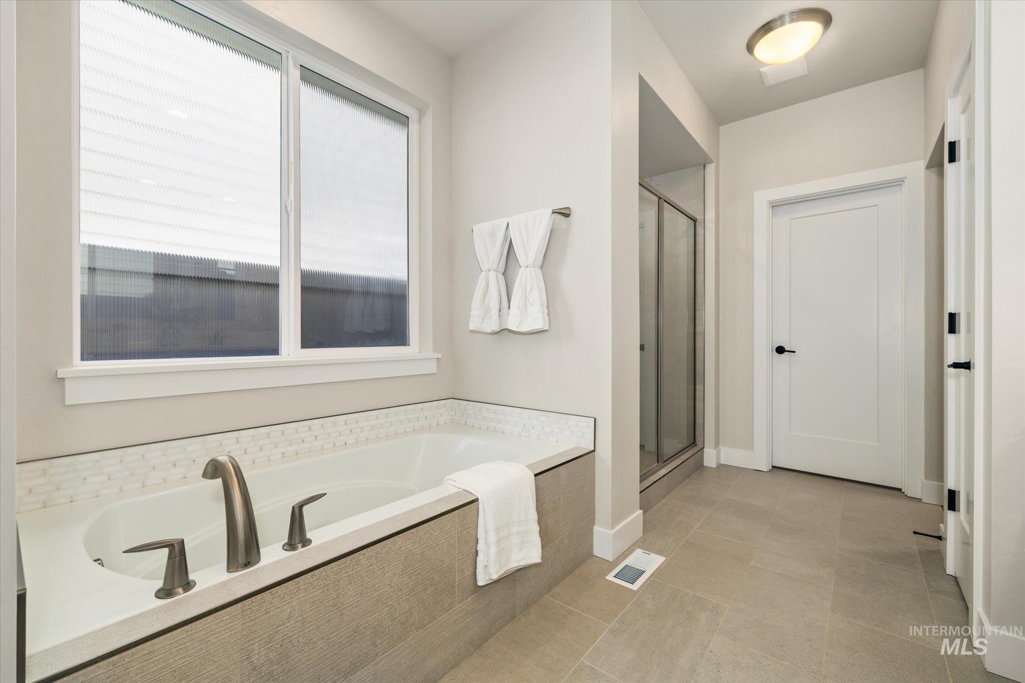 6638 S Capstone Ave, Meridian, Idaho 83642, 3 Bedrooms, 2.5 Bathrooms, Residential For Sale, Price $729,000,MLS 98973949