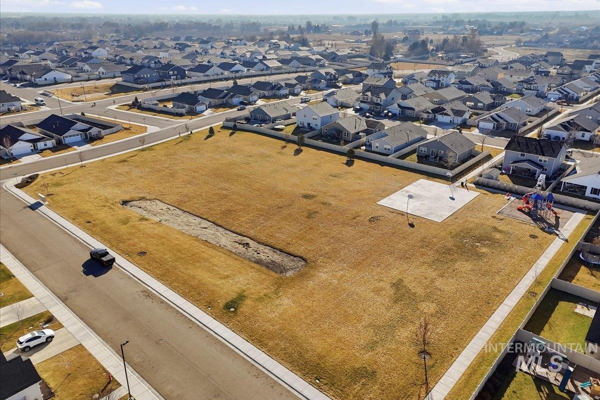 16682 Loggia Ave, Caldwell, Idaho 83607, 3 Bedrooms, 2 Bathrooms, Residential For Sale, Price $350,000,MLS 98973952