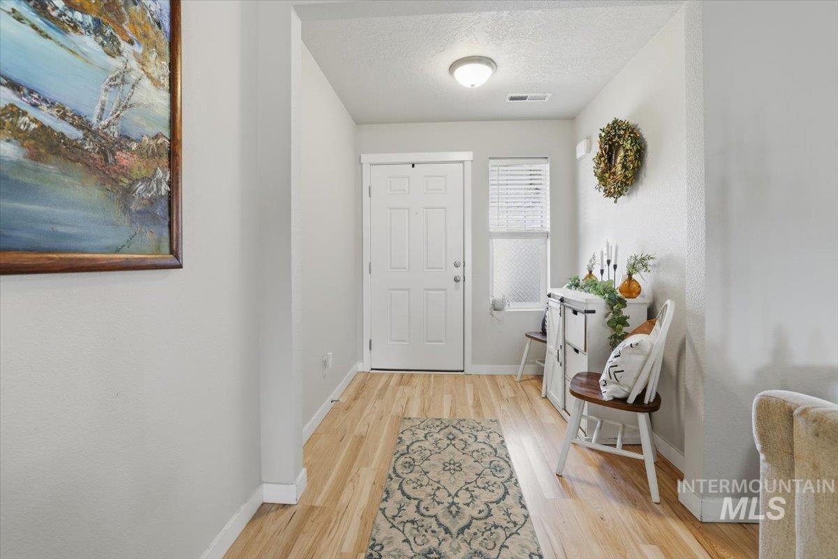 16682 Loggia Ave, Caldwell, Idaho 83607, 3 Bedrooms, 2 Bathrooms, Residential For Sale, Price $350,000,MLS 98973952