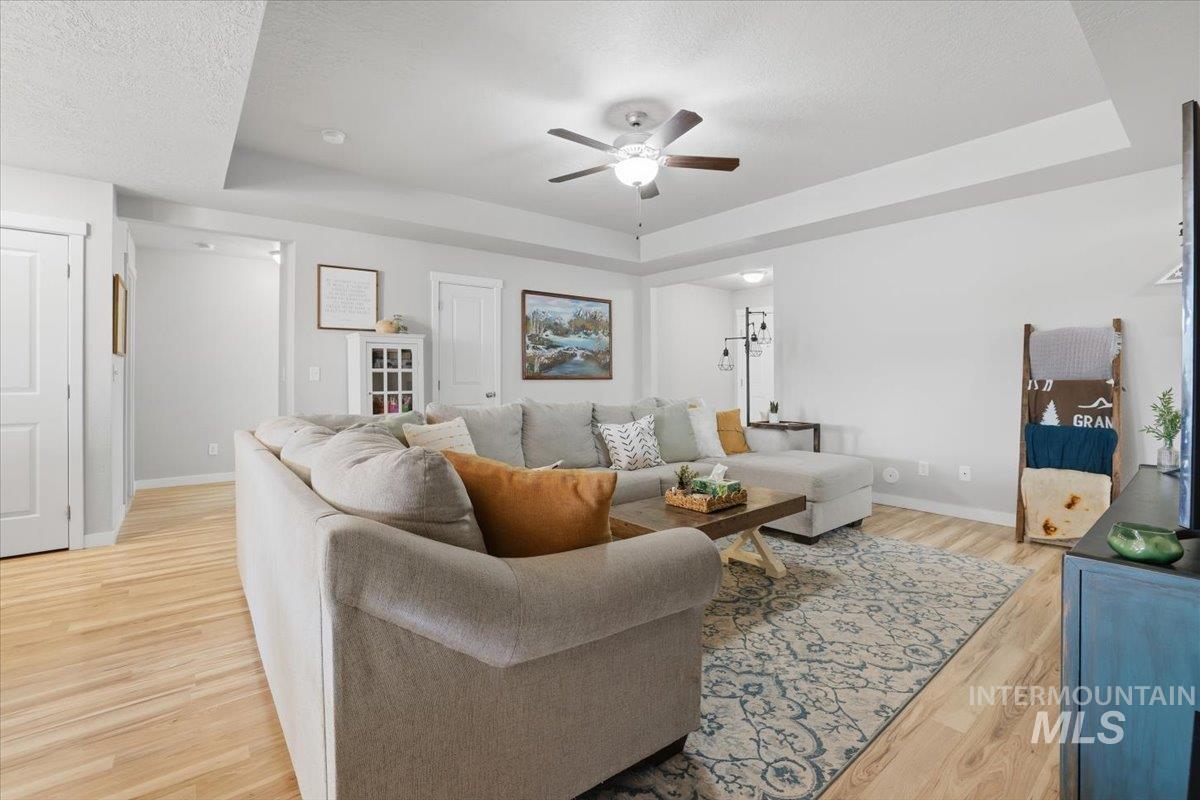 16682 Loggia Ave, Caldwell, Idaho 83607, 3 Bedrooms, 2 Bathrooms, Residential For Sale, Price $350,000,MLS 98973952