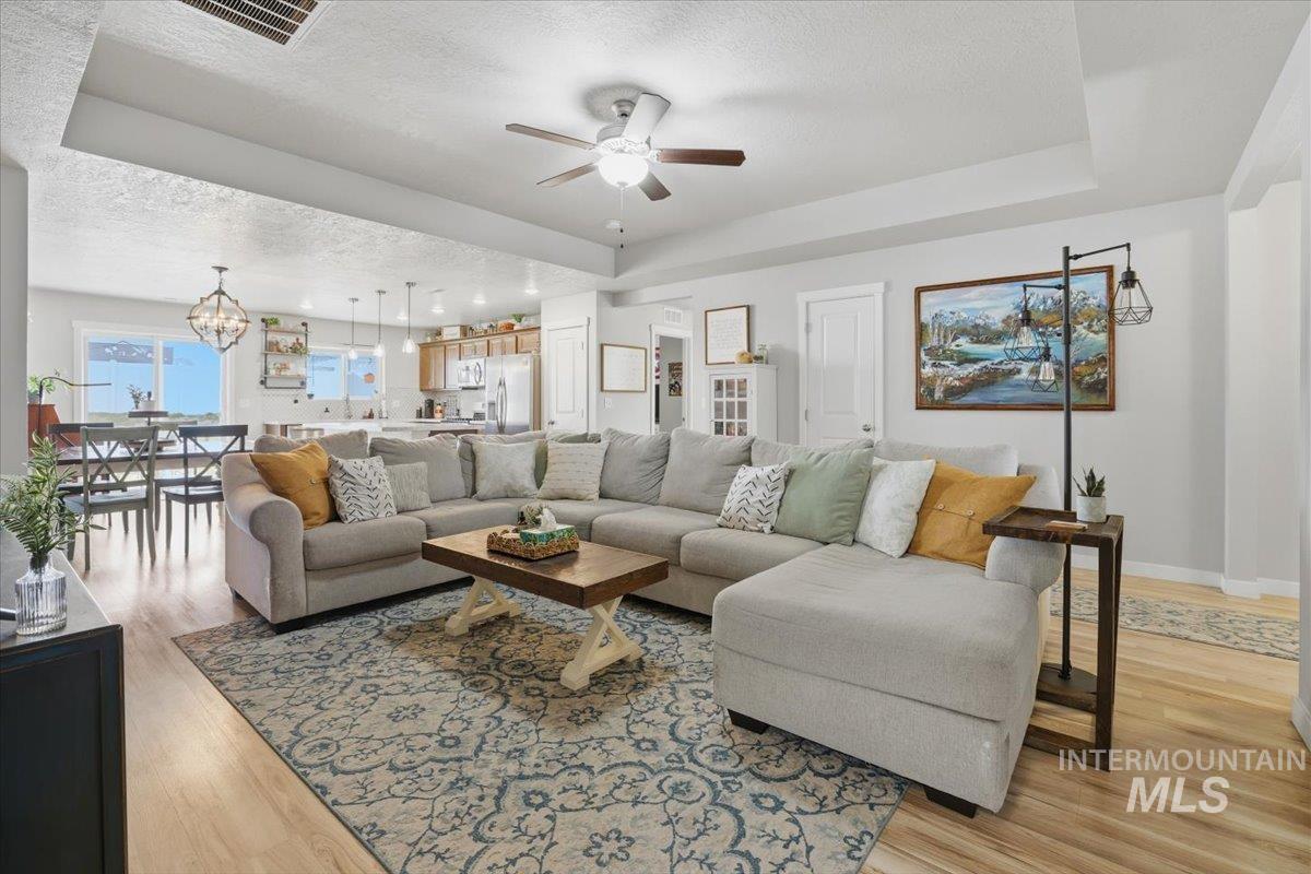 16682 Loggia Ave, Caldwell, Idaho 83607, 3 Bedrooms, 2 Bathrooms, Residential For Sale, Price $350,000,MLS 98973952