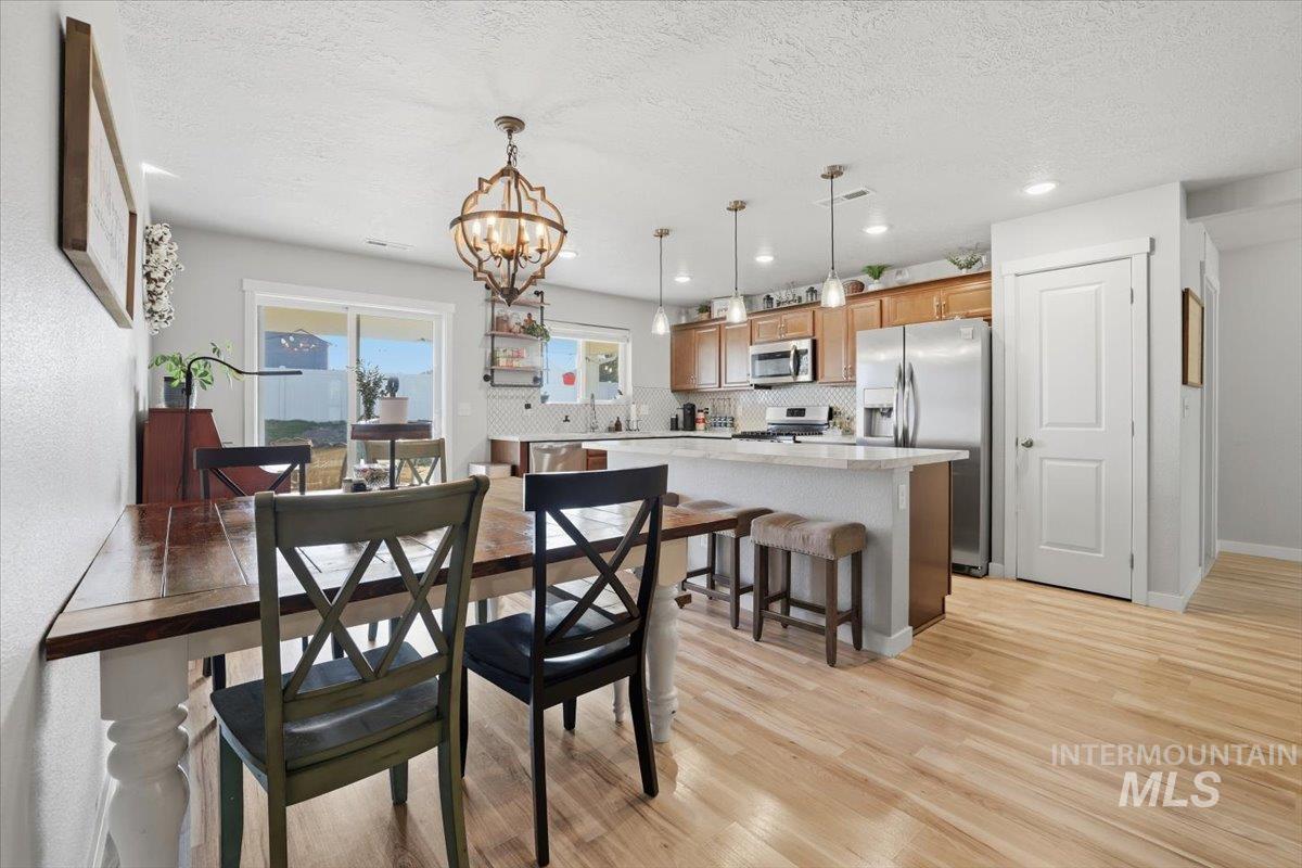 16682 Loggia Ave, Caldwell, Idaho 83607, 3 Bedrooms, 2 Bathrooms, Residential For Sale, Price $350,000,MLS 98973952