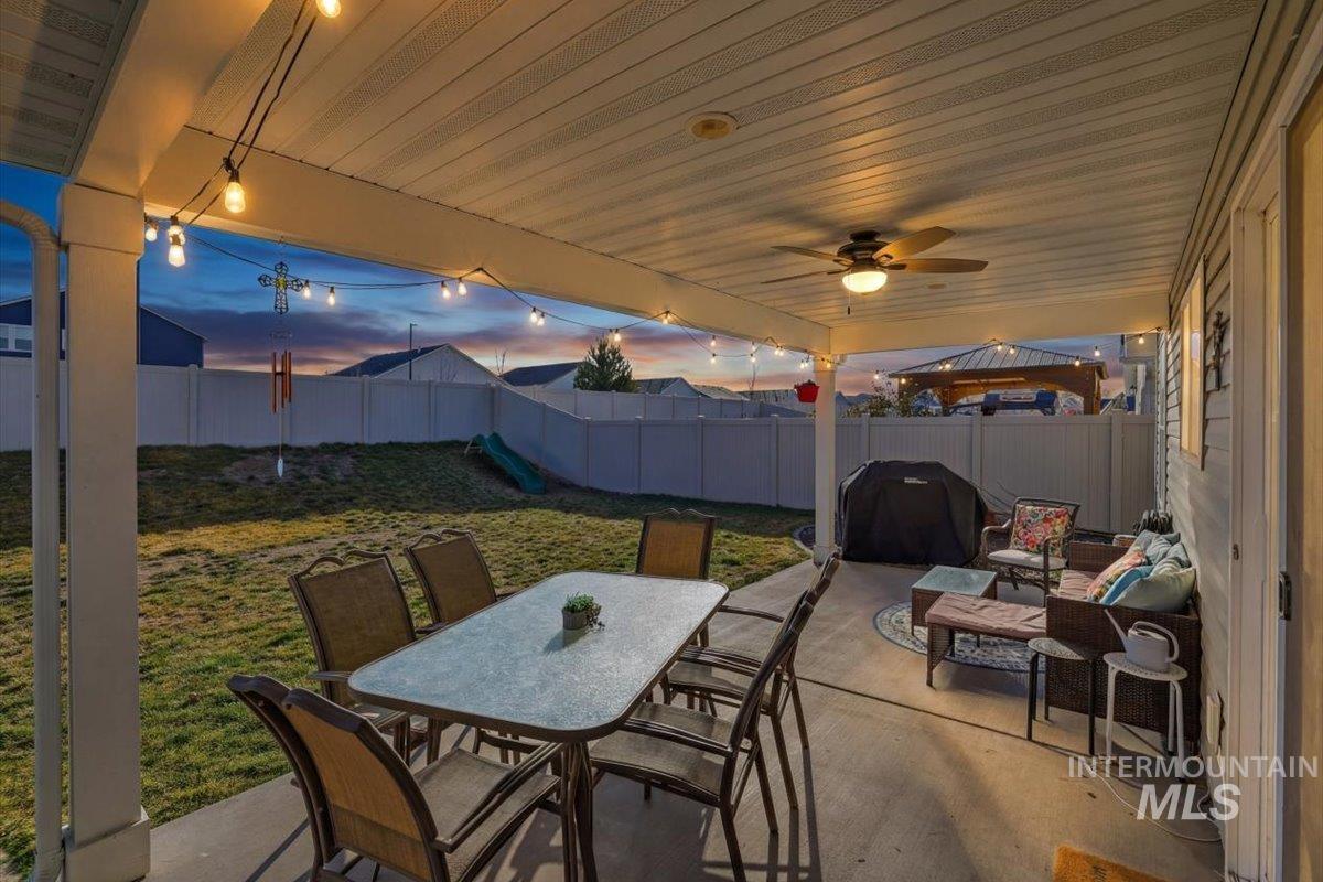 16682 Loggia Ave, Caldwell, Idaho 83607, 3 Bedrooms, 2 Bathrooms, Residential For Sale, Price $350,000,MLS 98973952