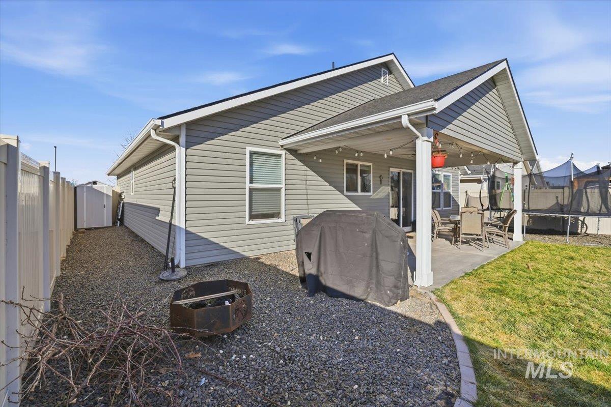 16682 Loggia Ave, Caldwell, Idaho 83607, 3 Bedrooms, 2 Bathrooms, Residential For Sale, Price $350,000,MLS 98973952